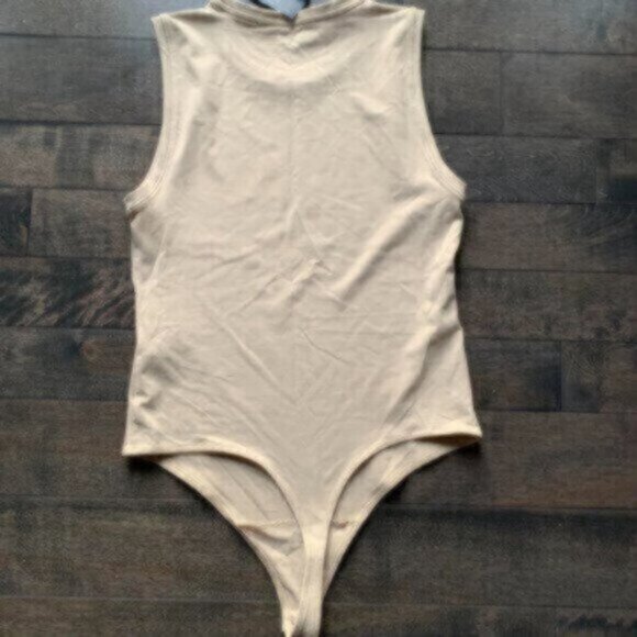 Abercrombie & Fitch Muscle Tank Bodysuit - new with tags - Picture 2 of 2